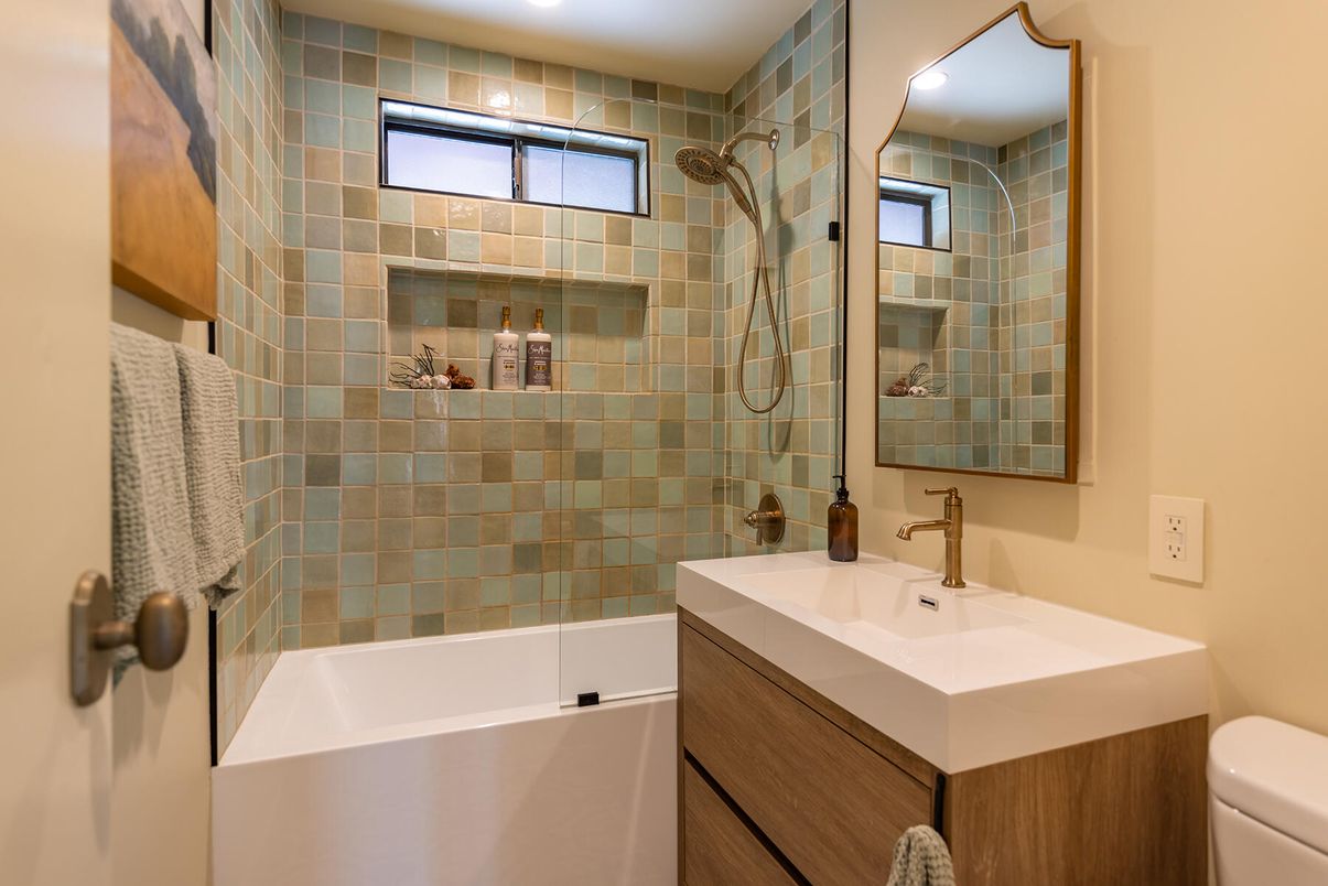 Bathroom, Interior, Recessed Lighting