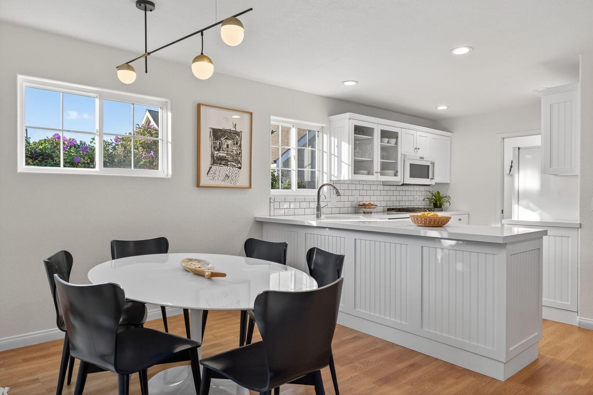 Dining room, Interior, Kitchen, Pendant Lights, Recessed Lighting, Wood Texture Flooring
