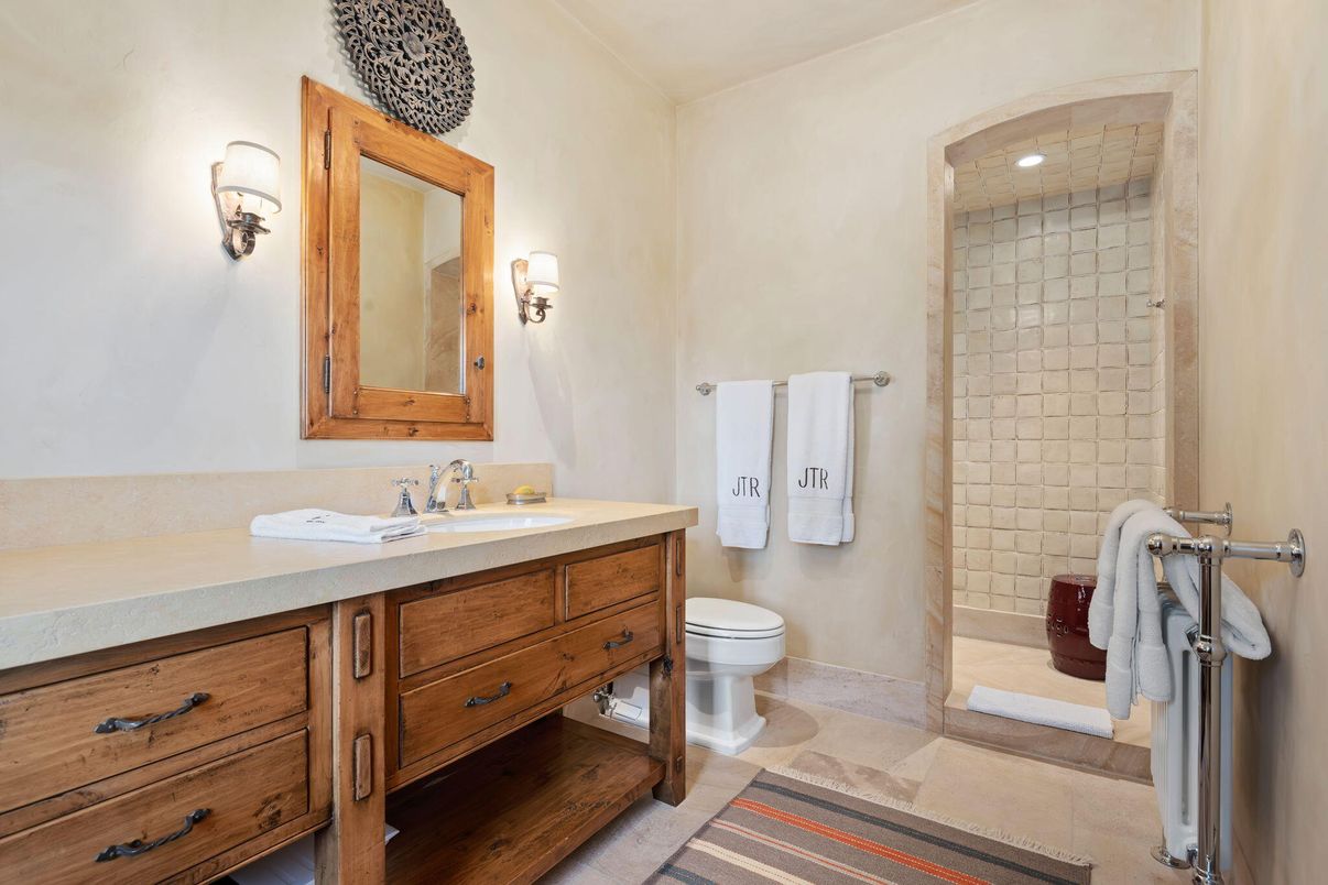 Bathroom, Interior, Recessed Lighting