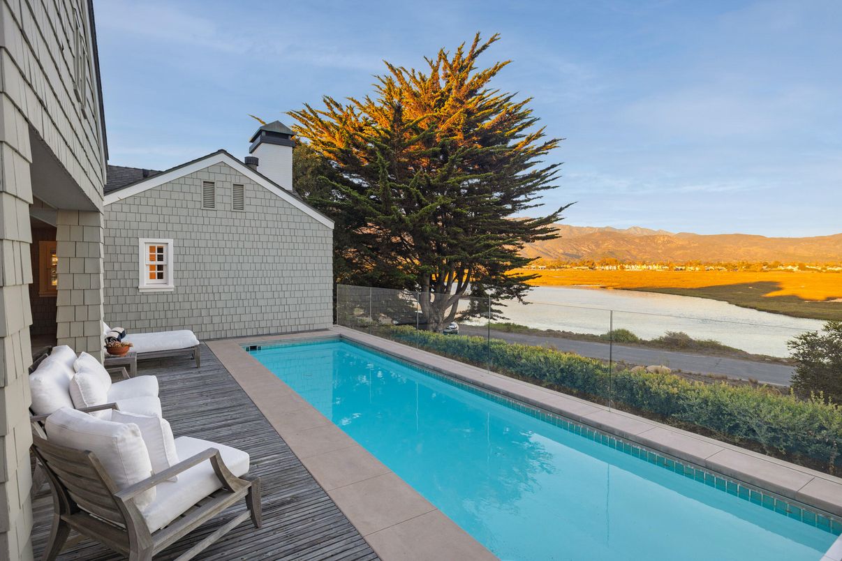 Exterior, Pool, Water
