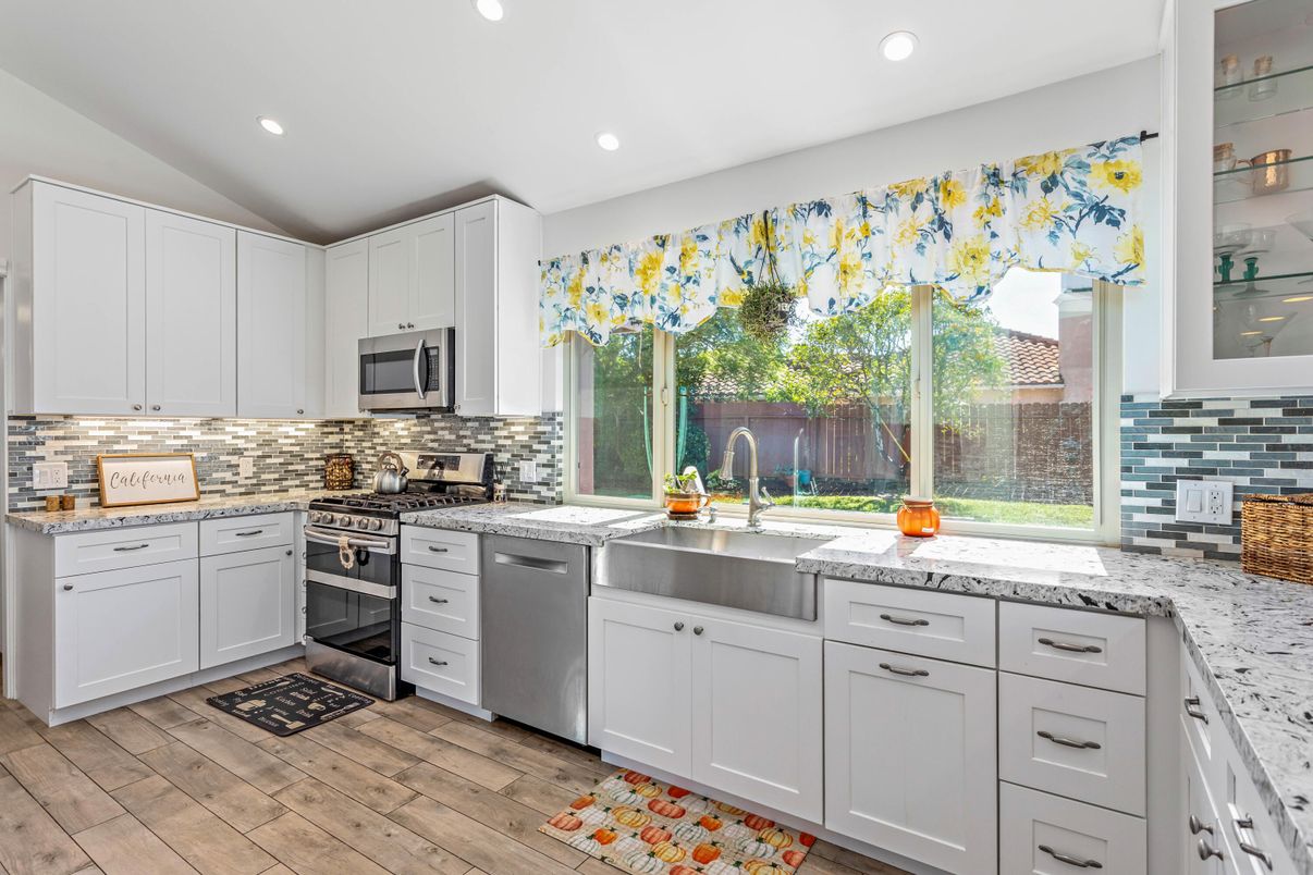 Interior, Kitchen, Recessed Lighting, Wood Texture Flooring