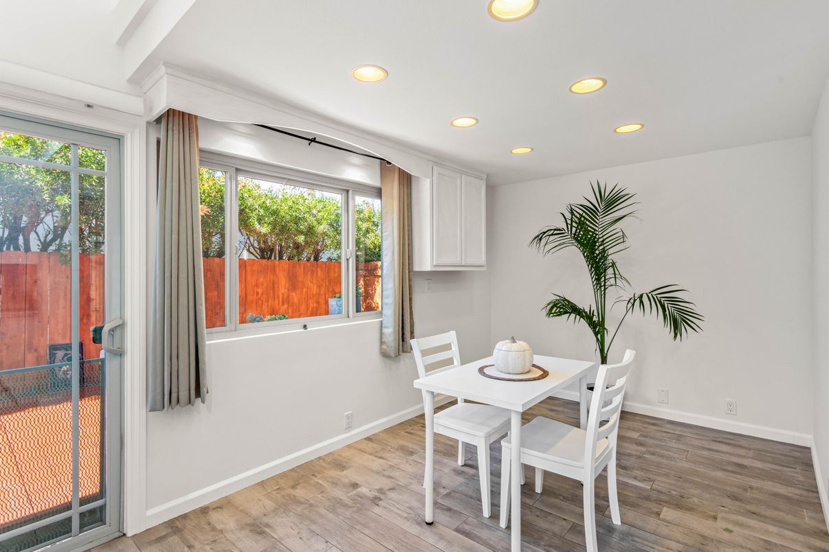 Dining room, Interior, Recessed Lighting, Wood Texture Flooring