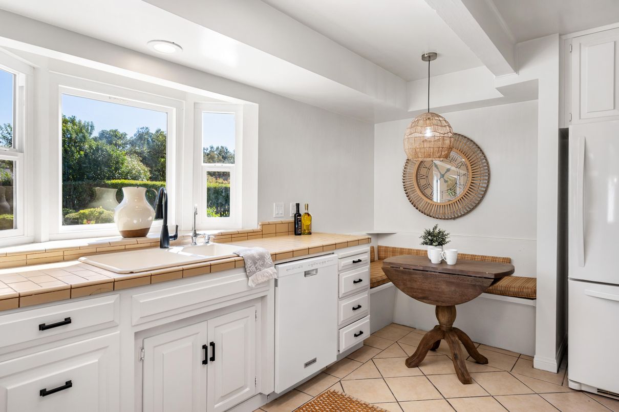 Interior, Kitchen, Pendant Lights, Recessed Lighting, Tile Countertops