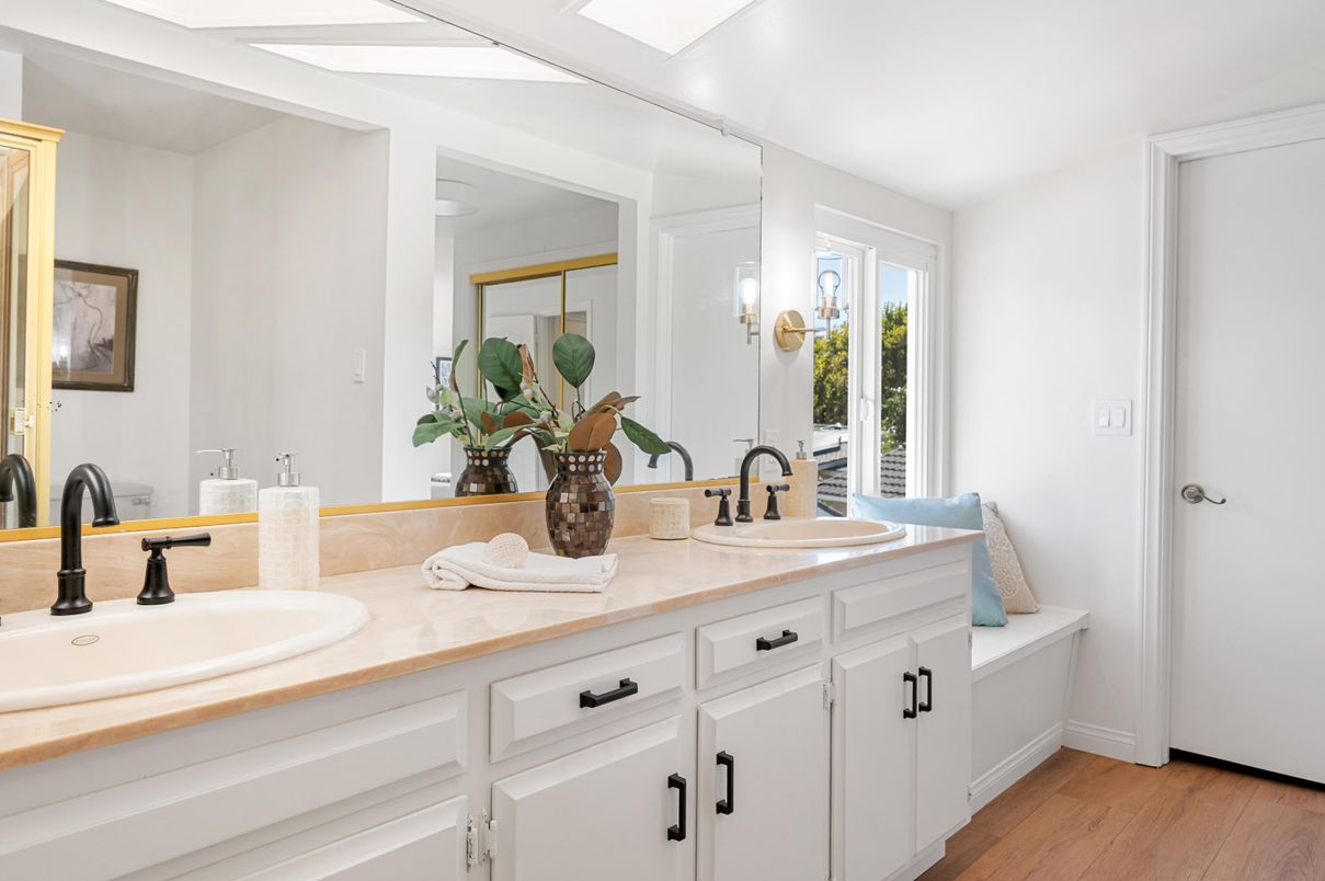 Bathroom, Dual Sink Vanities, Interior, Wood Texture Flooring