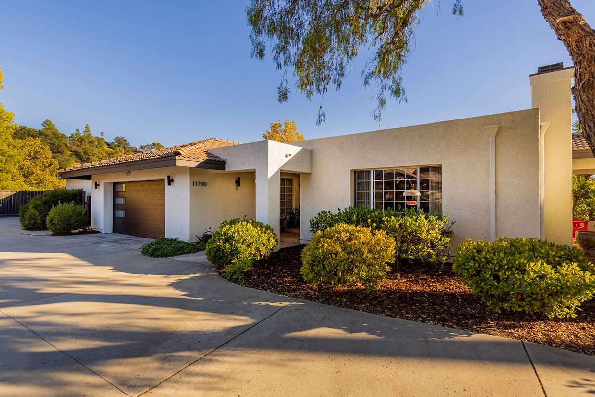 Attached, Exterior, Facade, Spanish Mediterranean