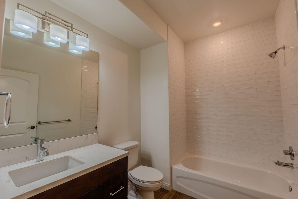 Bathroom, Interior, Recessed Lighting