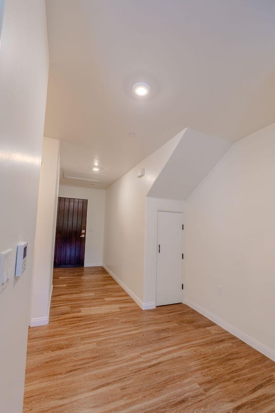 Empty room, Interior, Recessed Lighting, Wood Texture Flooring