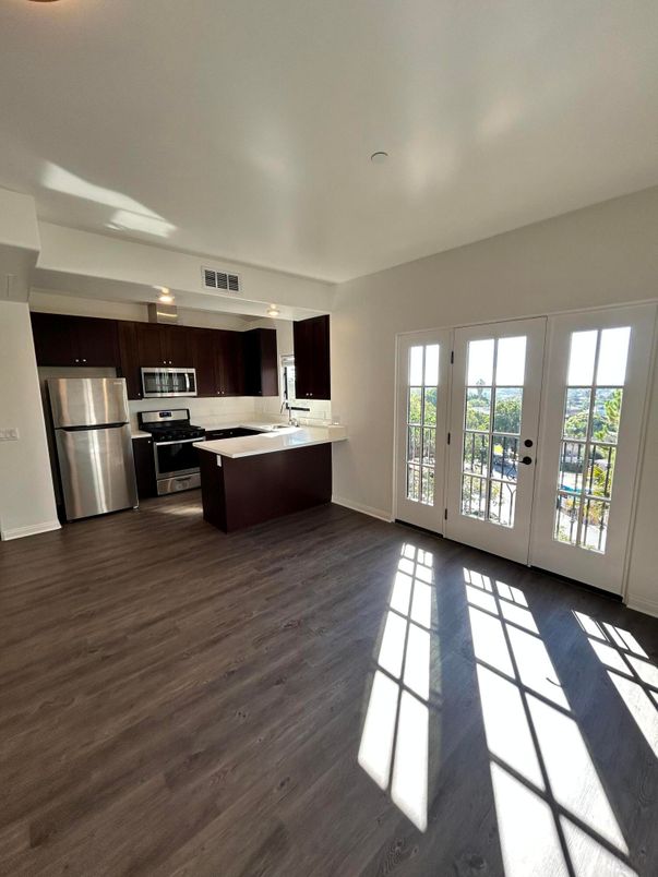 Interior, Kitchen, Stainless Steel Appliances, Wood Texture Flooring