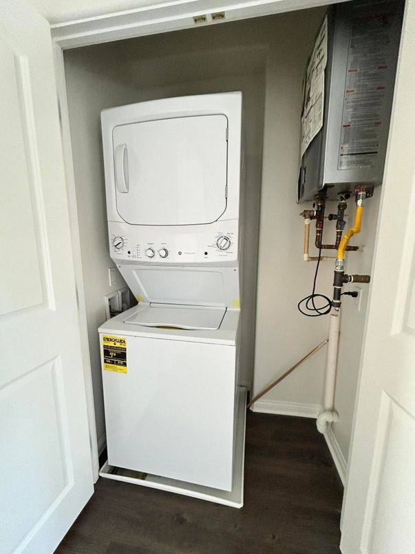 Interior, Utility Closets, Washer, Wood Texture Flooring