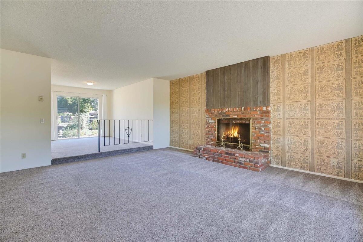 Empty room, Fireplace, Interior