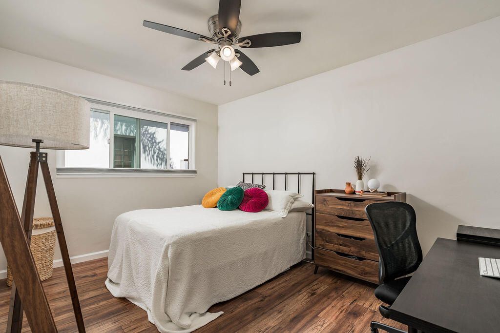 Bedroom, Home Office, Interior, Wood Texture Flooring