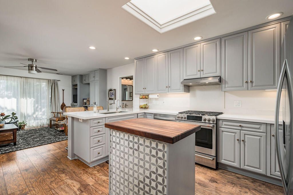 Dining room, Interior, Kitchen, Recessed Lighting, Stainless Steel Appliances, Wood Texture Flooring