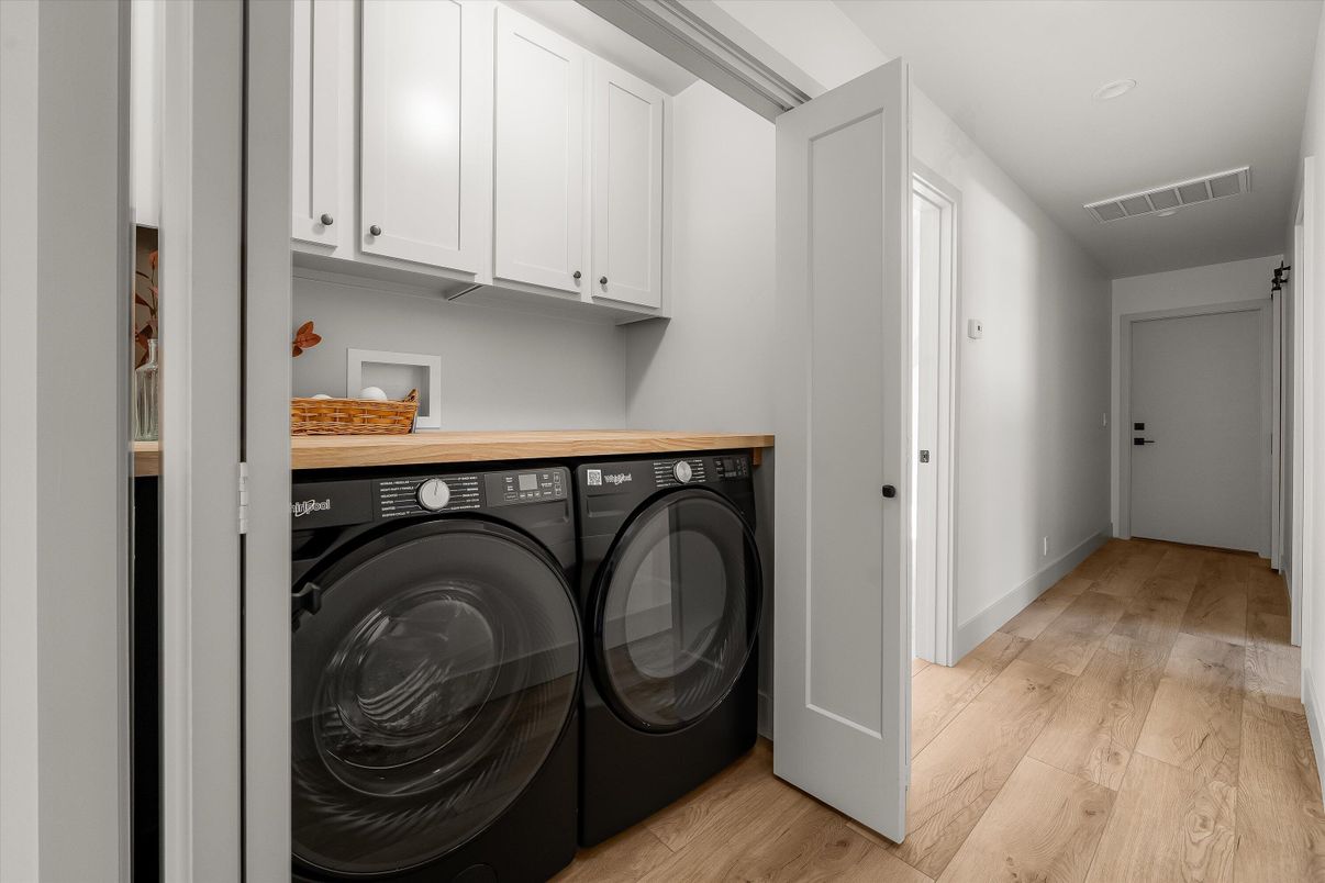 Interior, Washer, Wood Texture Flooring