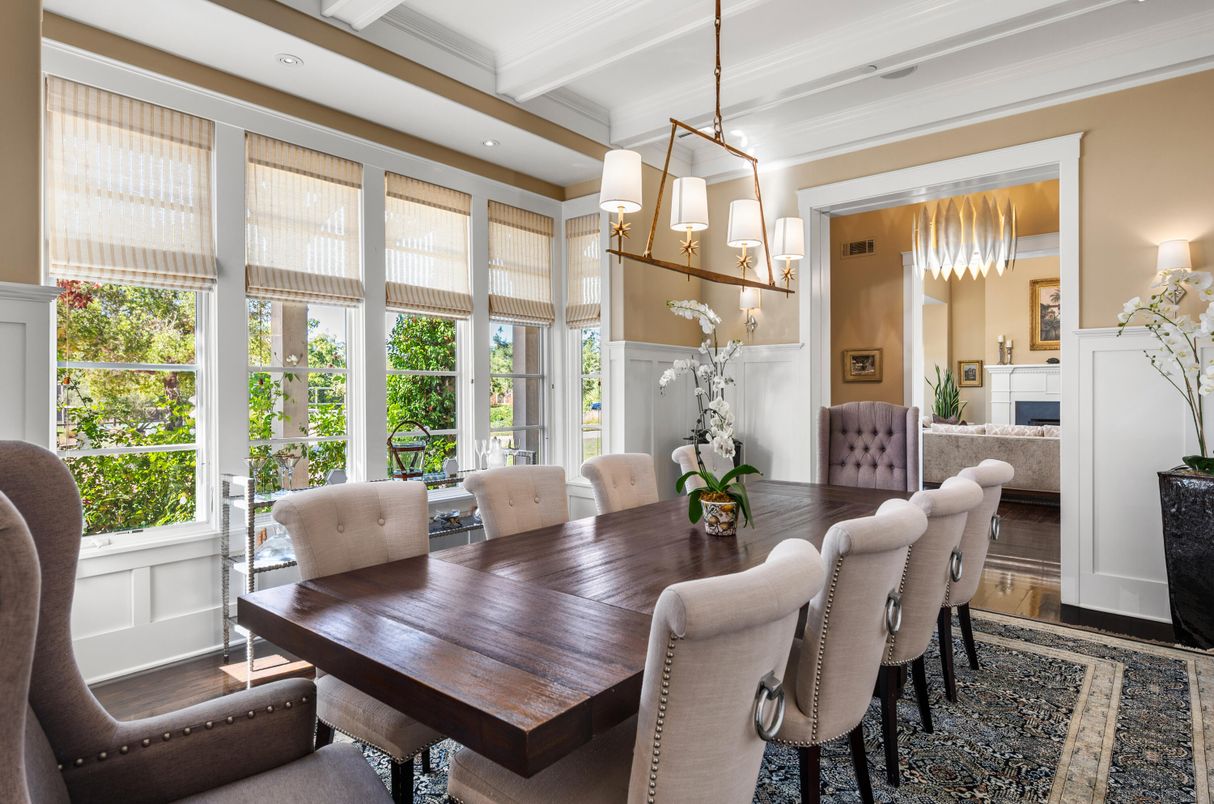Chandelier, Dining room, Interior, Pendant Lights, Recessed Lighting, Wood Texture Flooring