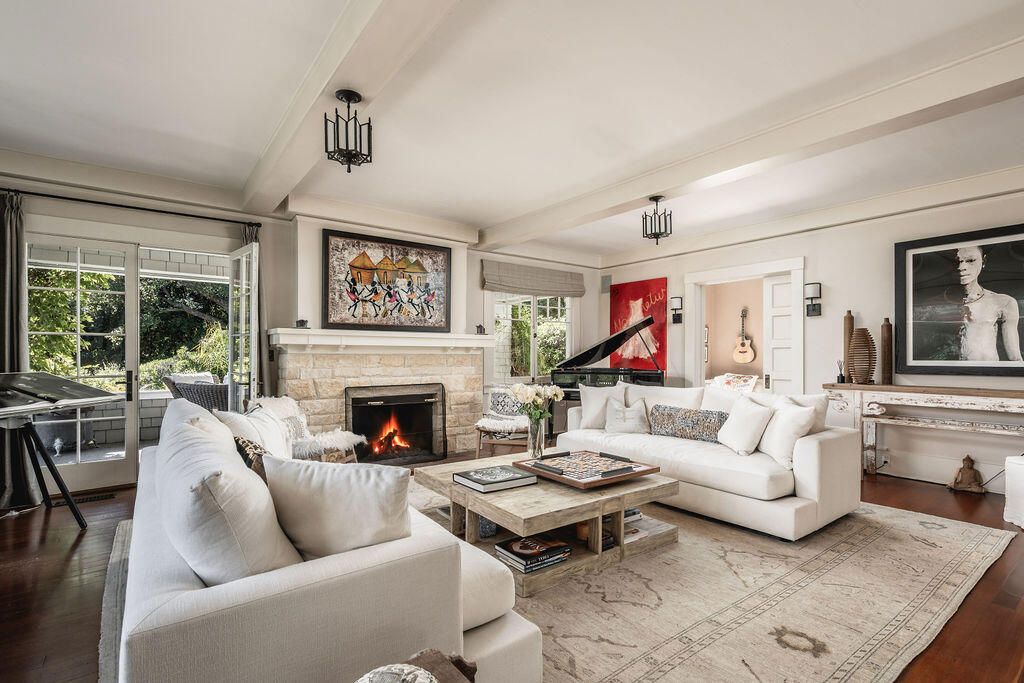 Fireplace, Interior, Living room, Pendant Lights, Piano, Wood Texture Flooring