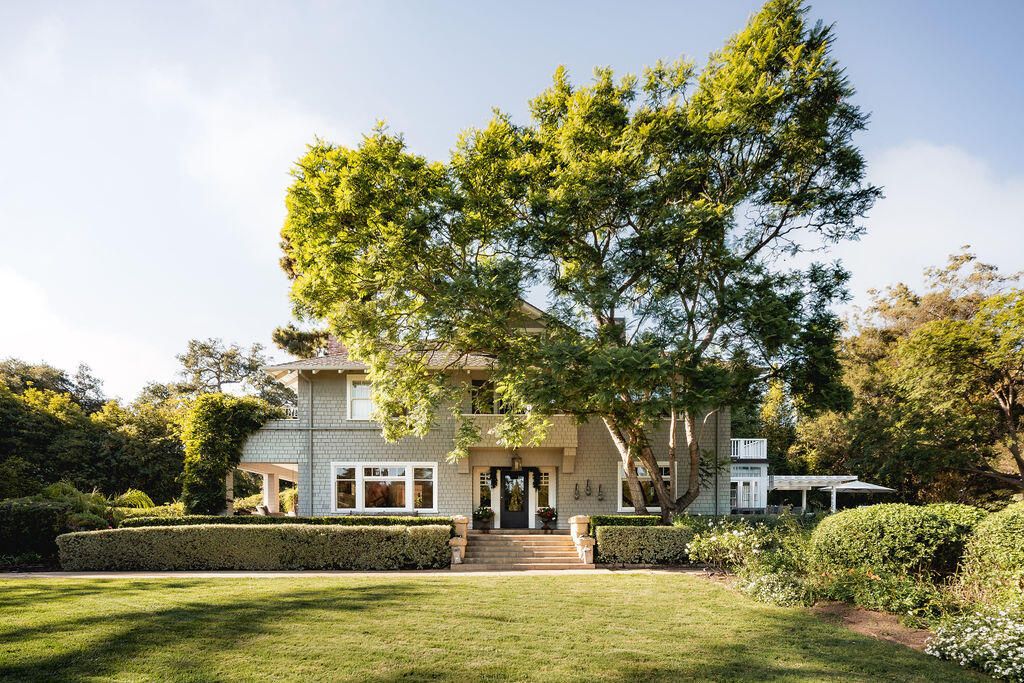 Backyard, Exterior, Facade, Split Level