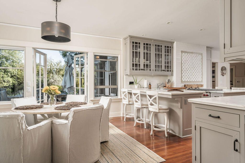 Dining room, Interior, Kitchen, Pendant Lights, Recessed Lighting, Wood Texture Flooring