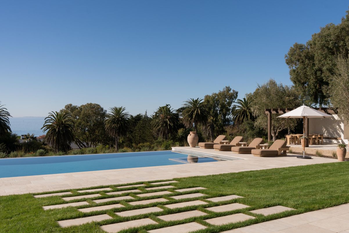 Exterior, Pool, Water