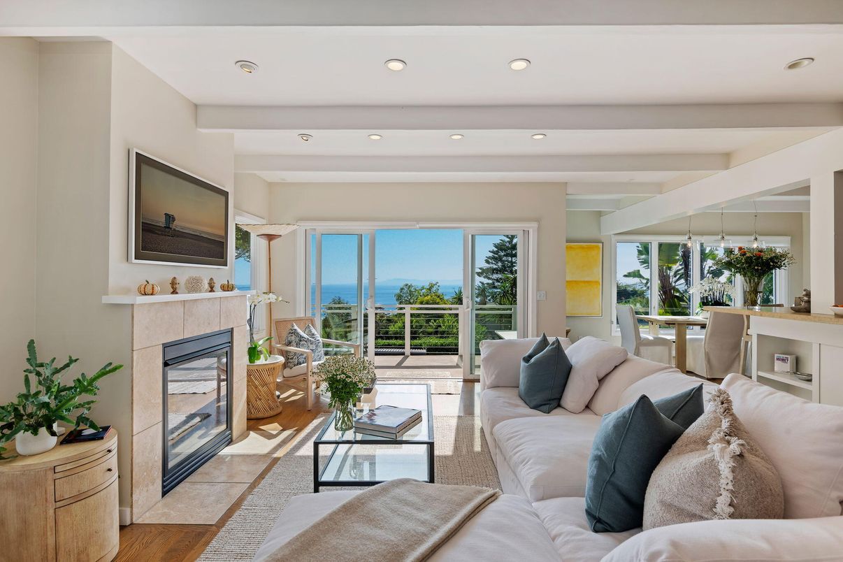 Fireplace, Interior, Living room, Recessed Lighting, Water