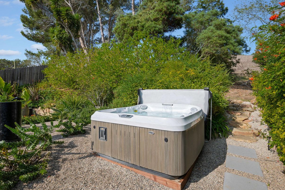 Exterior, Hot Tub
