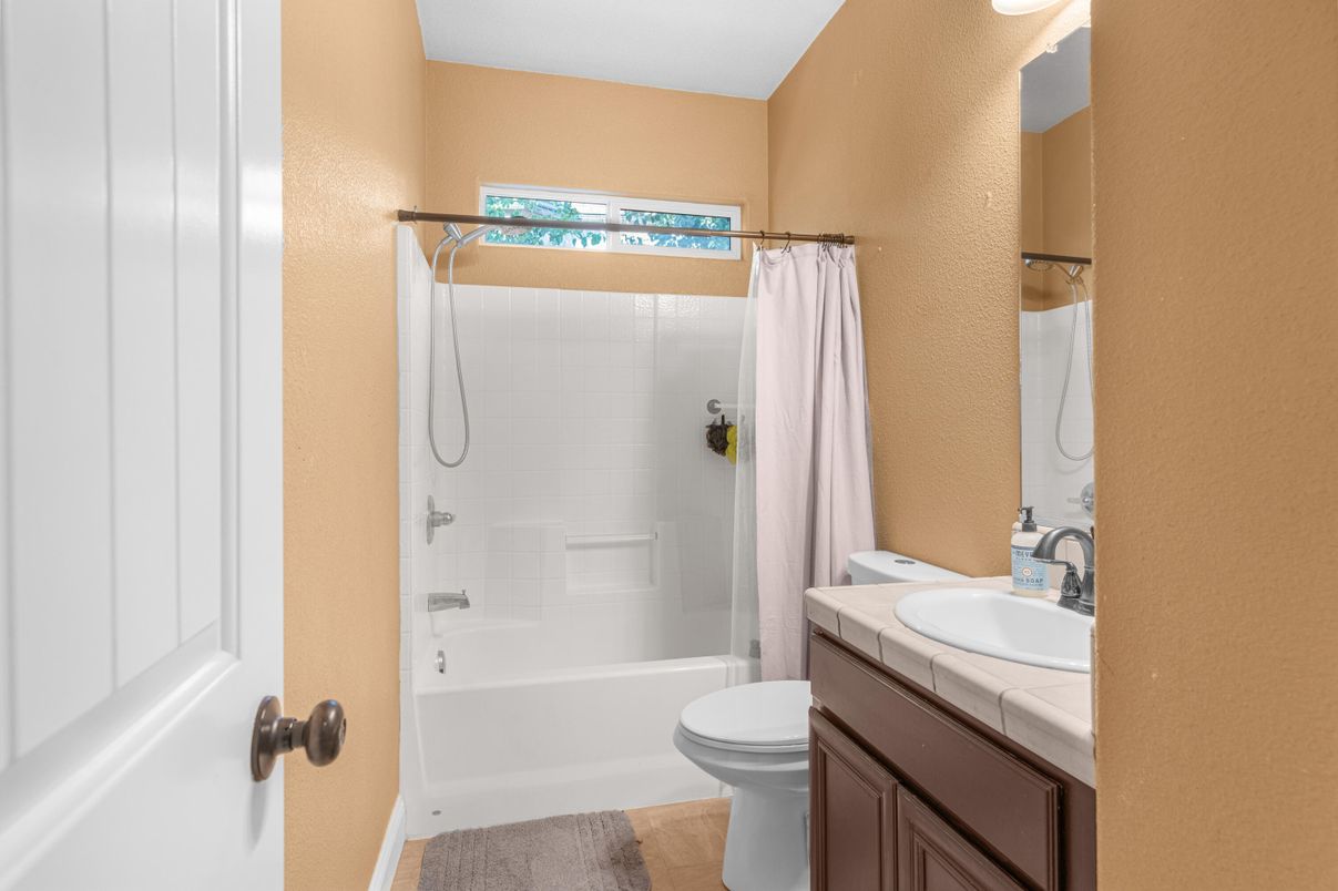 Bathroom, Interior, Tile Countertops