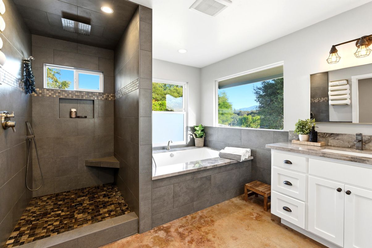 Bathroom, Interior, Recessed Lighting