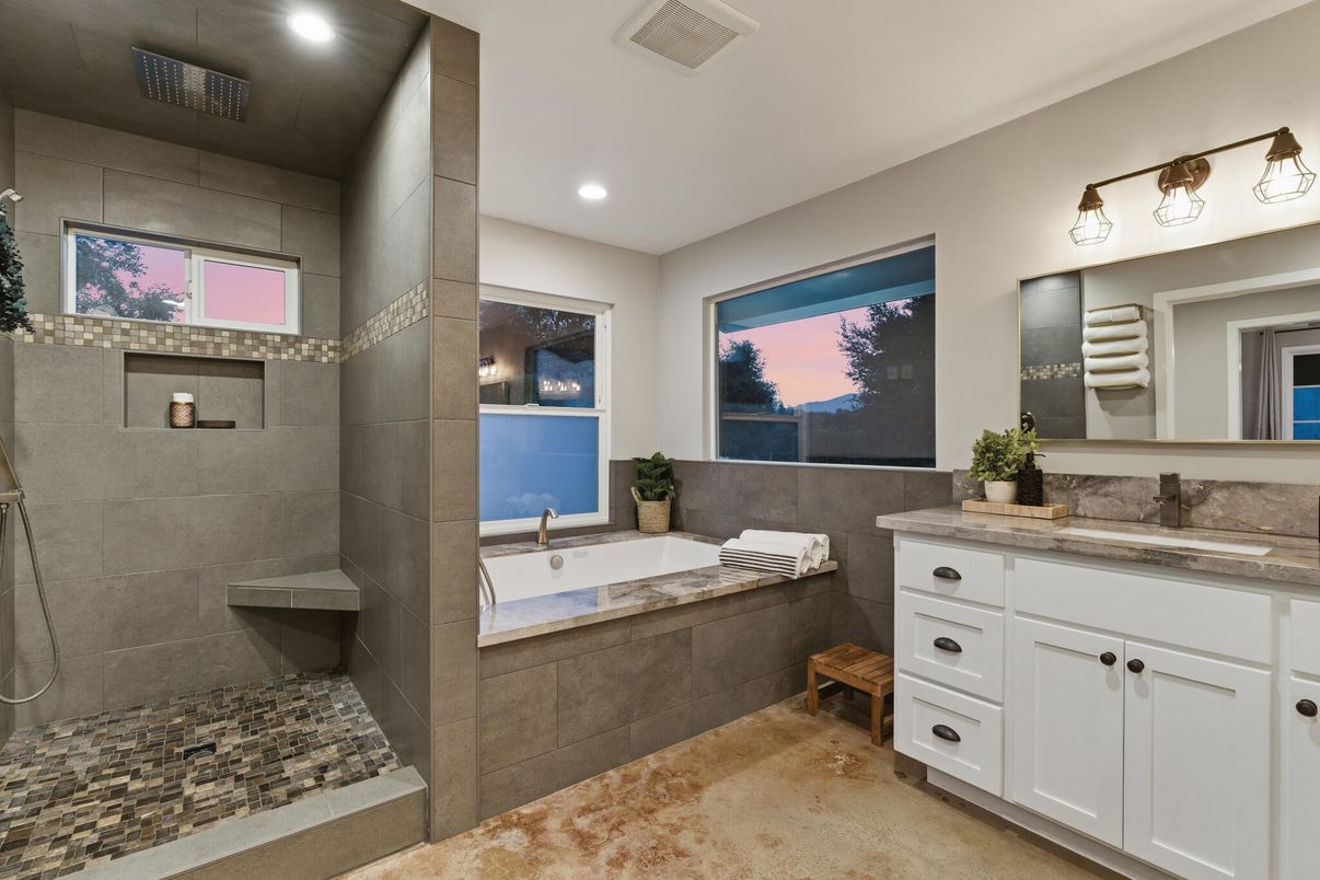 Bathroom, Interior, Recessed Lighting