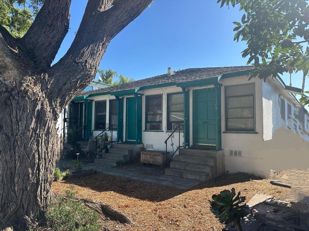 Exterior, Facade, Ranch