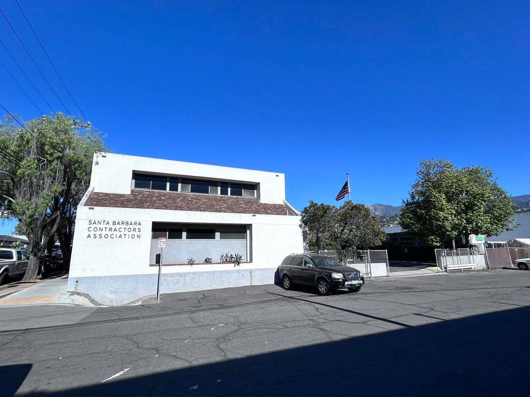 Exterior, Facade, Modern