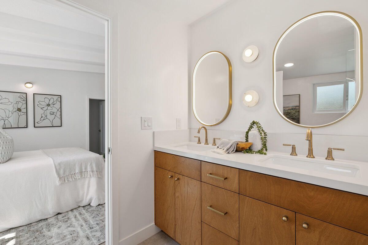 Bathroom, Bedroom, Dual Sink Vanities, Interior, Recessed Lighting