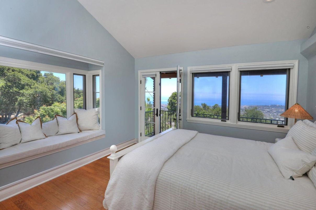 Bedroom, Interior, Recessed Lighting, Water, Wood Texture Flooring