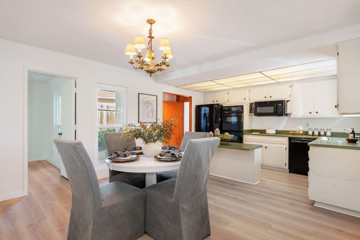Chandelier, Dining room, Interior, Kitchen, Wood Texture Flooring