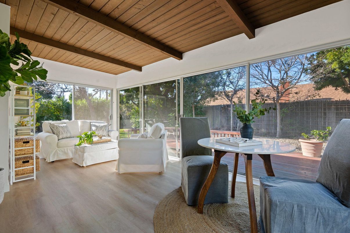 Interior, Living room, Sun Room, Wooden Beams, Wooden Ceilings, Wood Texture Flooring