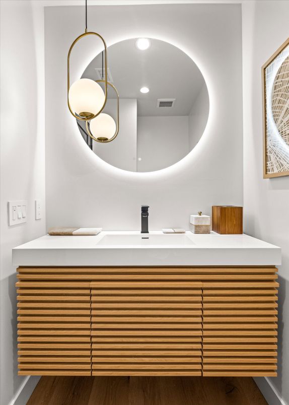 Bathroom, Interior, Recessed Lighting