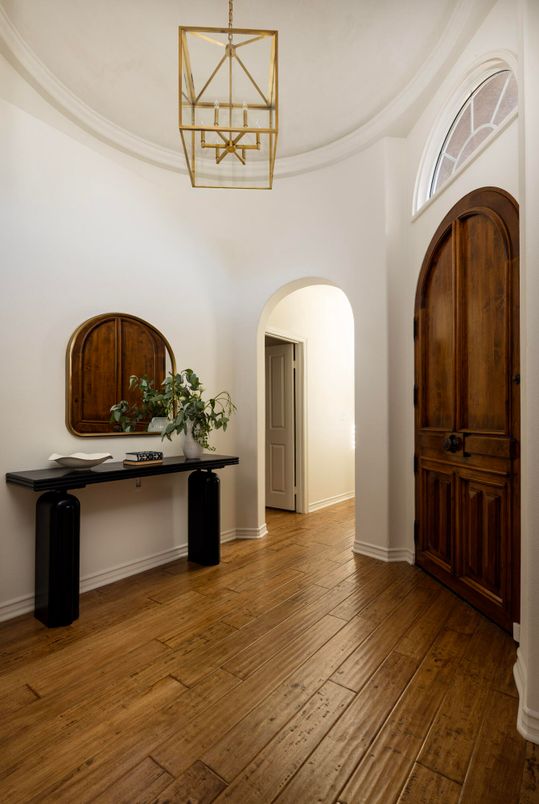 Interior, Pendant Lights, Wood Texture Flooring