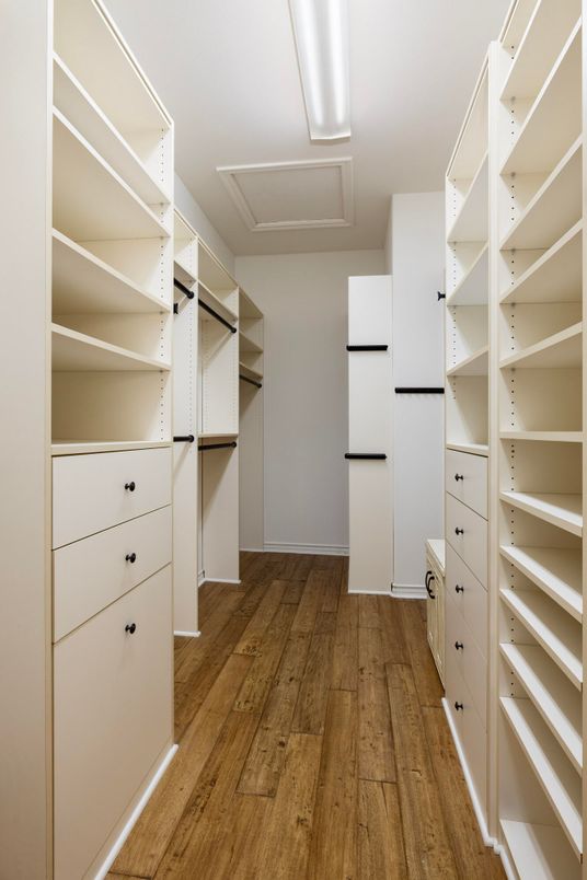 Interior, Walk-in Closets, Wood Texture Flooring