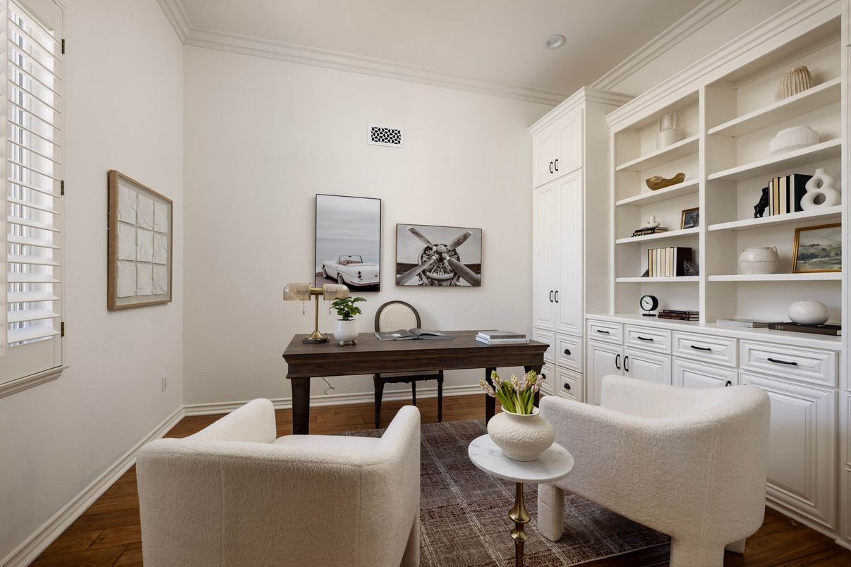 Home Office, Interior, Recessed Lighting, Wood Texture Flooring