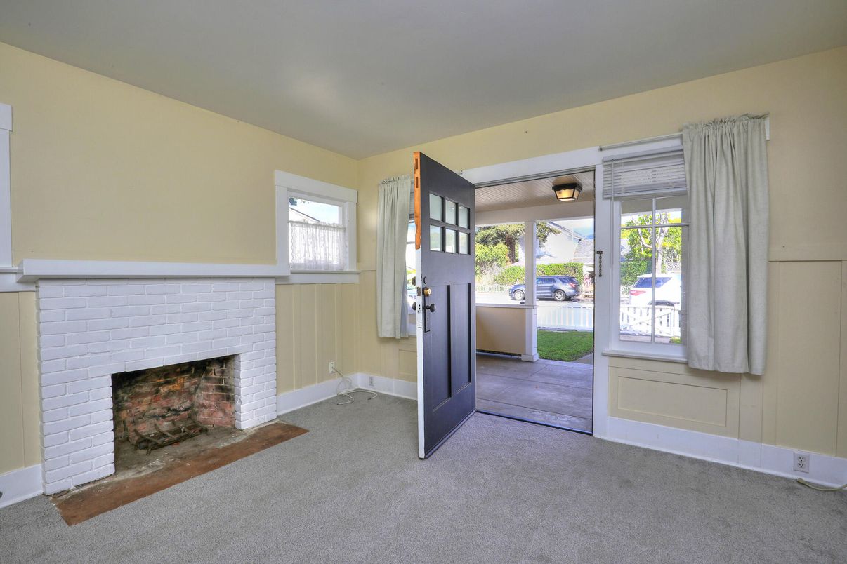 Empty room, Fireplace, Interior
