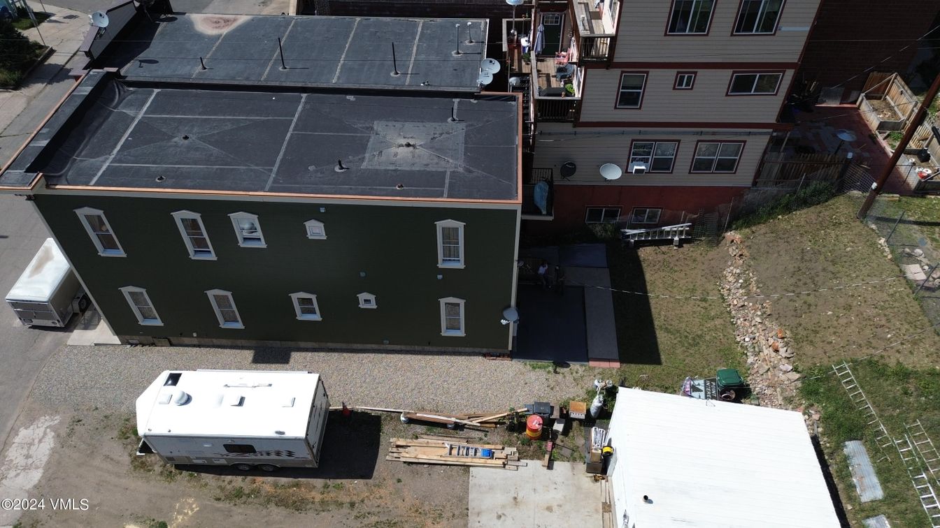 Exterior, Drone