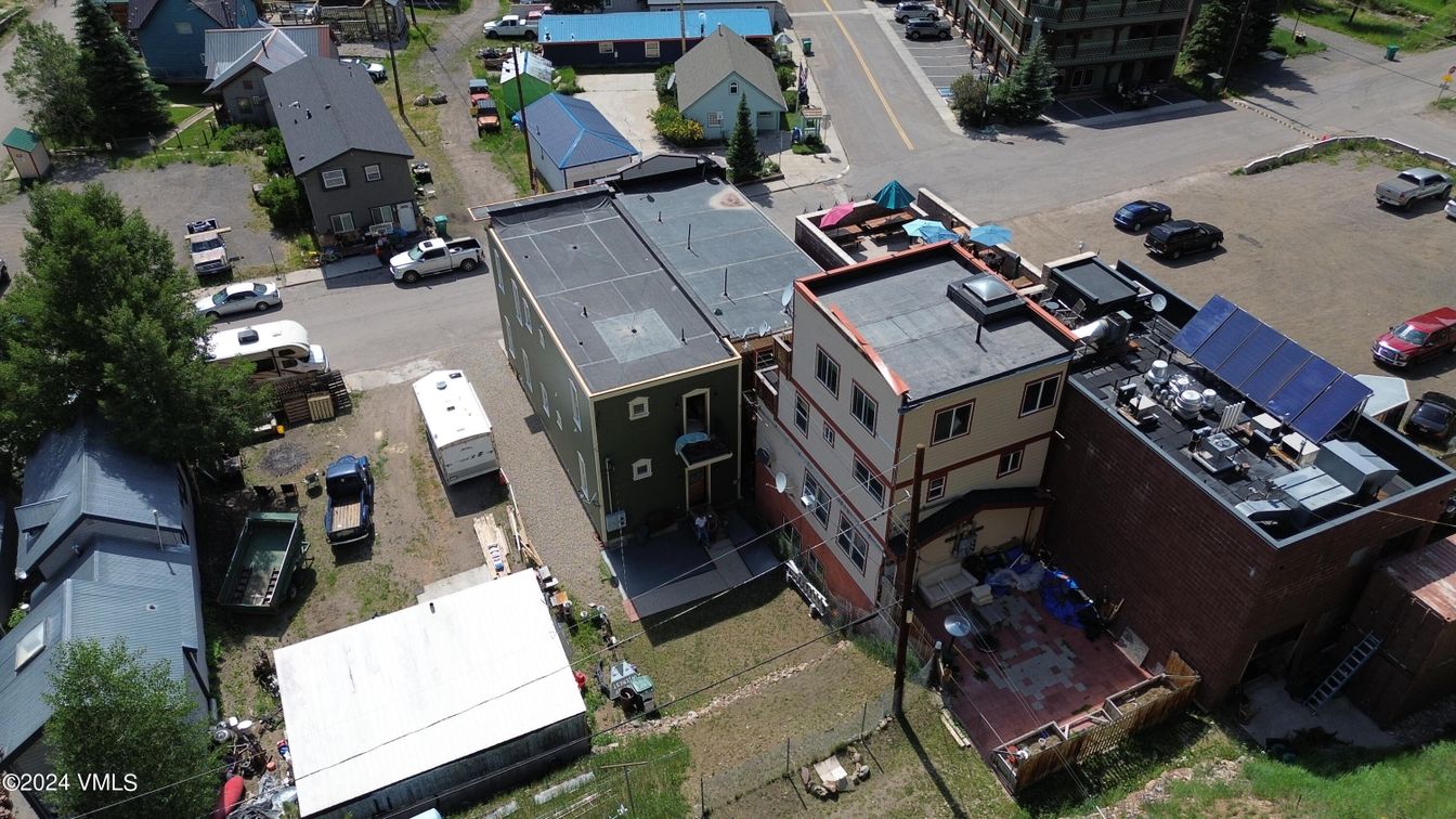 Exterior, Drone