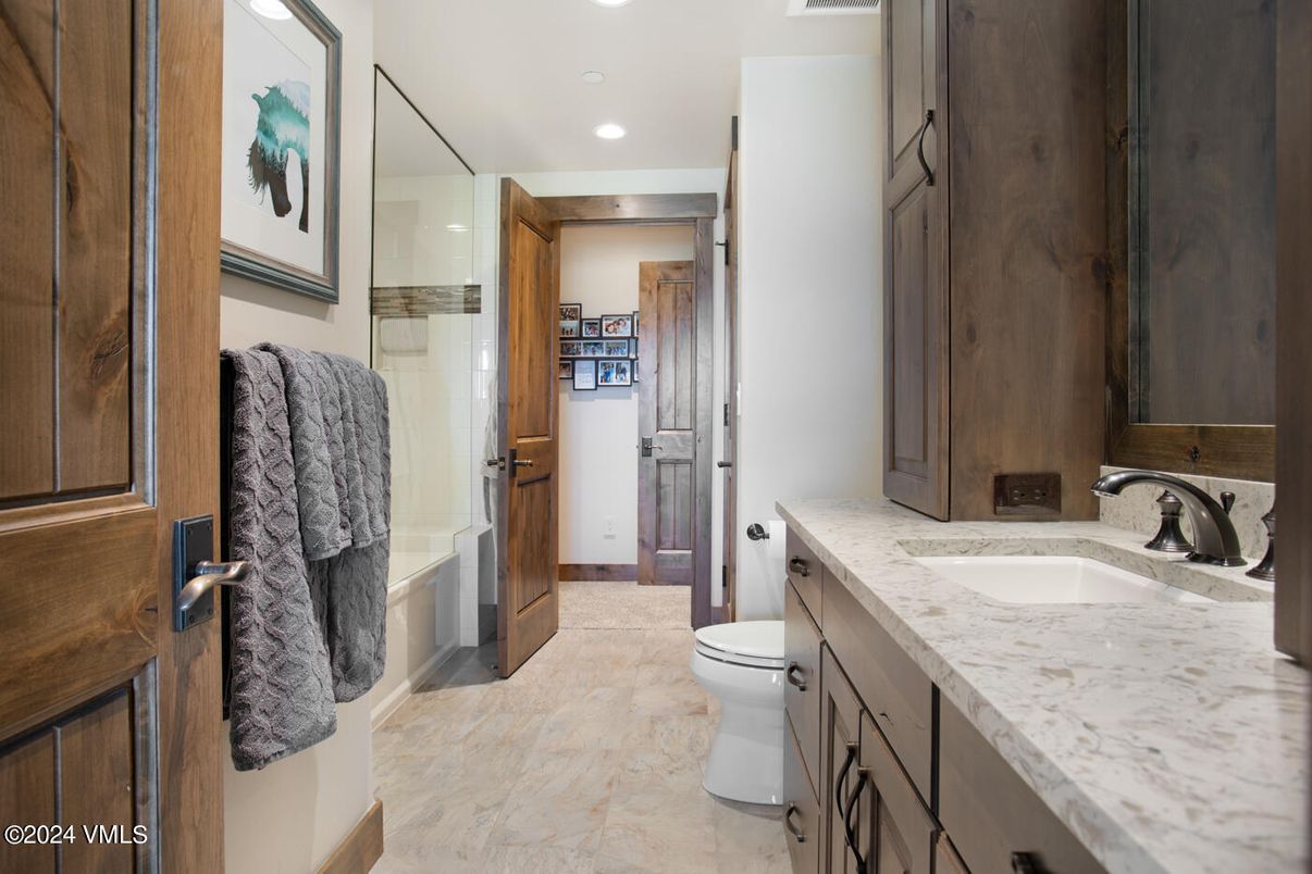 Bathroom, Interior, Marble, Recessed Lighting