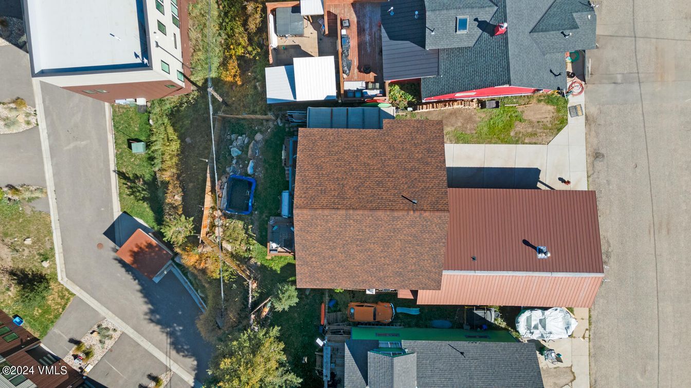 Exterior, Drone