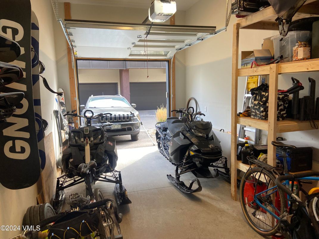 Garage, Interior