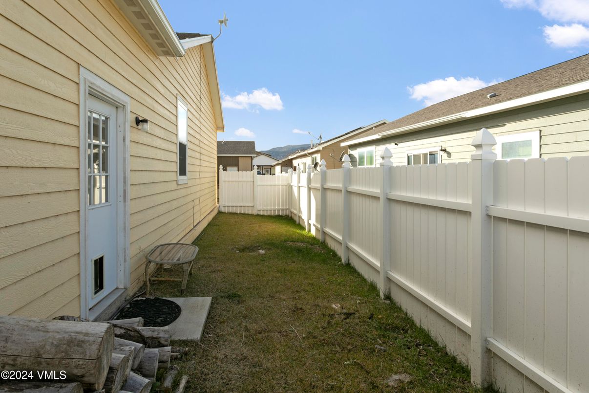 Backyard, Exterior