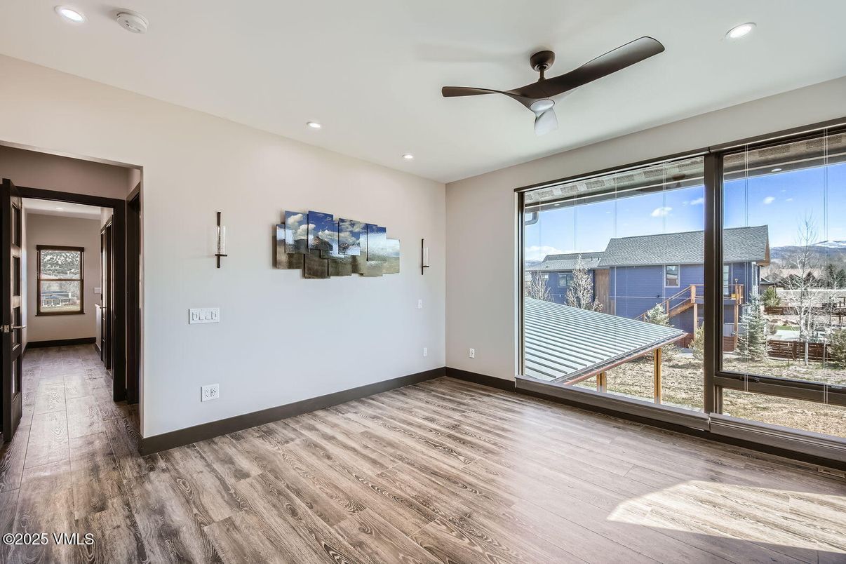 Empty room, Interior, Recessed Lighting, Wood Texture Flooring