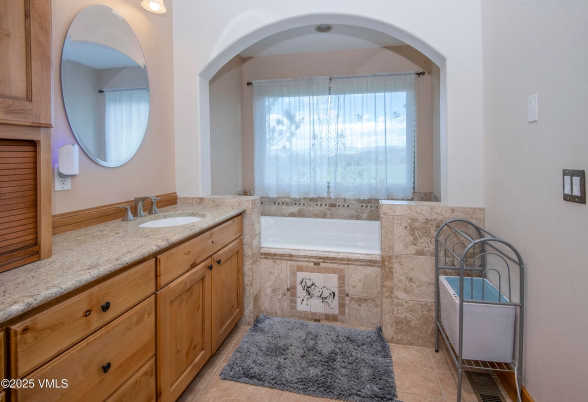 Bathroom, Dual Sink Vanities, Interior