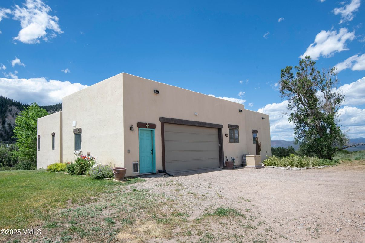 Attached, Exterior, Facade, Spanish Mediterranean