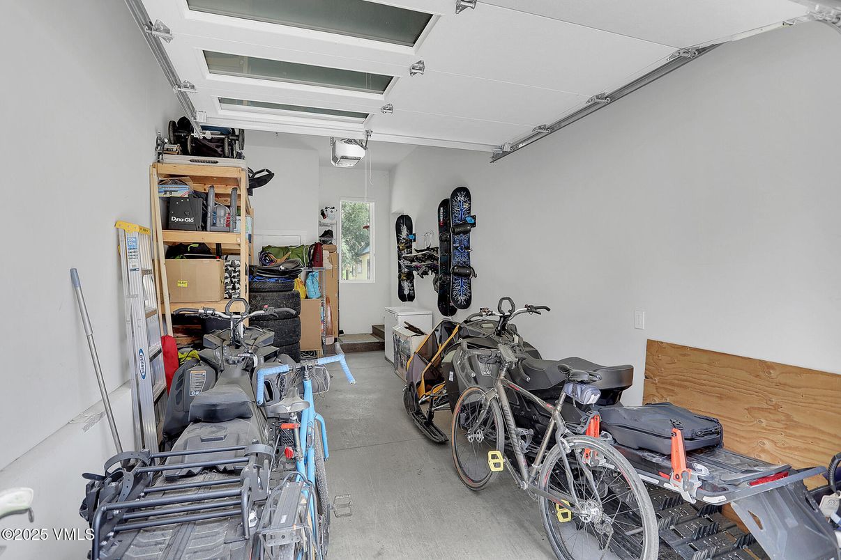 Garage, Interior