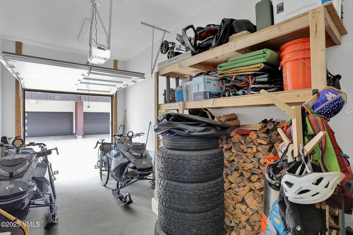 Garage, Interior