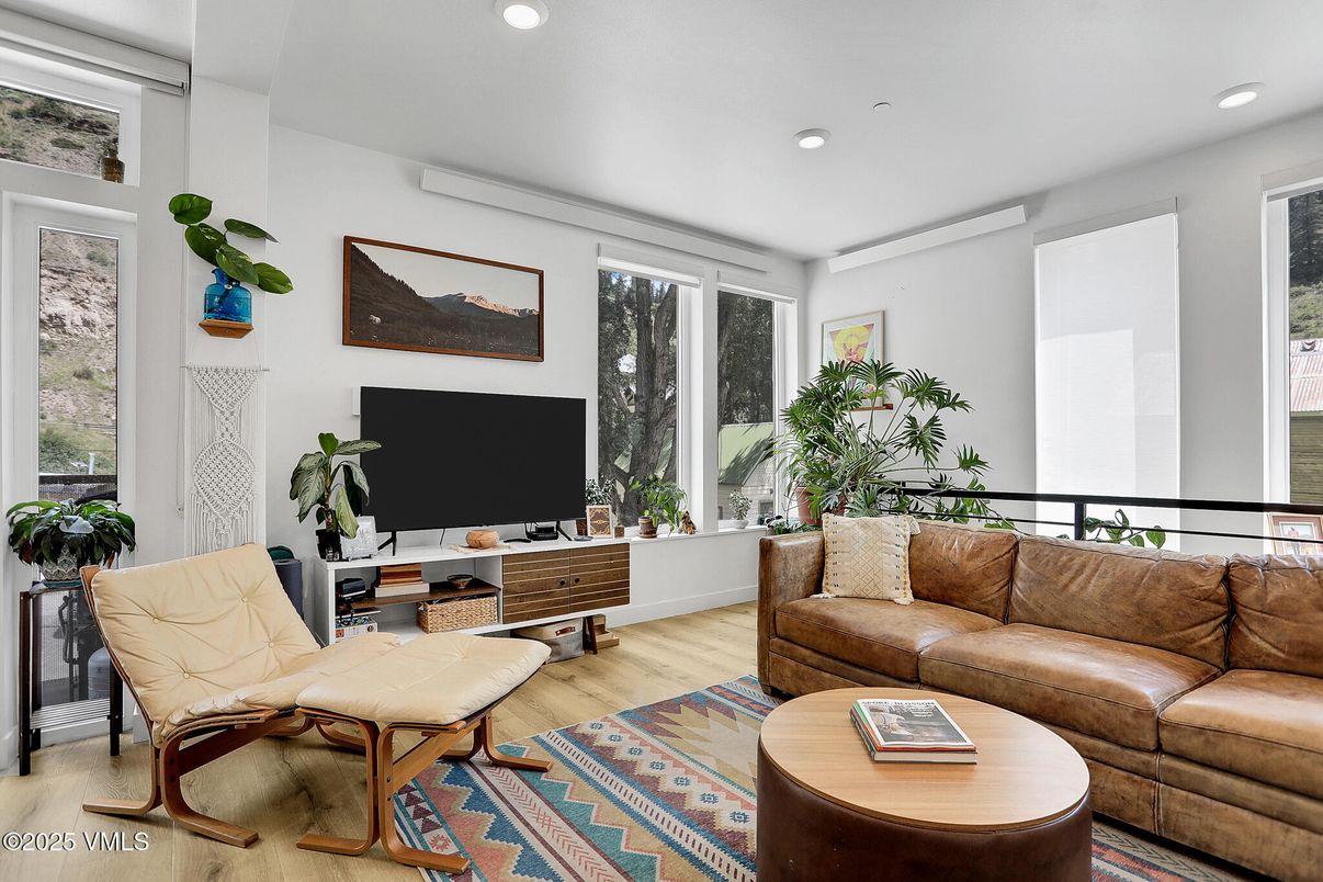 Interior, Living room, Recessed Lighting, Wood Texture Flooring